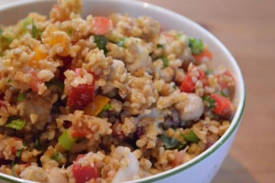 Bulgur Wheat Salad with Chickpeas, Bell Peppers & Tomatoes