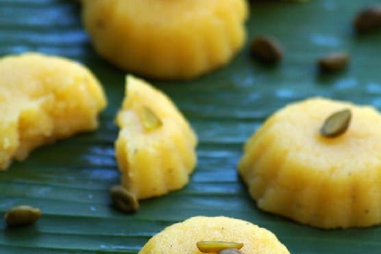 Orange Rava Kesari - Orange Flavored Semolina Halwa - Navratri Naivedyam