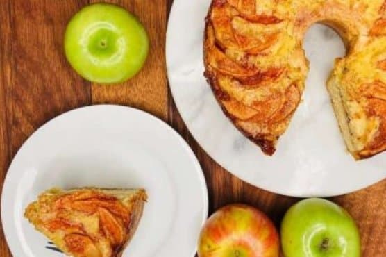 Mom's Jewish Apple Cake