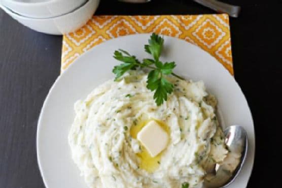 Creamy Mashed Potatoes with Parsley