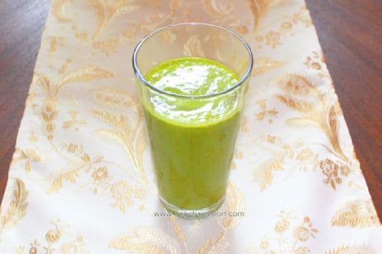Delicious RAW Macadamia Zucchini GREEN Smoothie