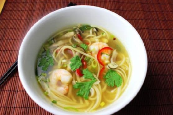 Hot and sour noodle soup