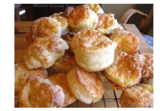 Hungarian Cottage-Cheese Biscuits (Túrós Pogácsa)