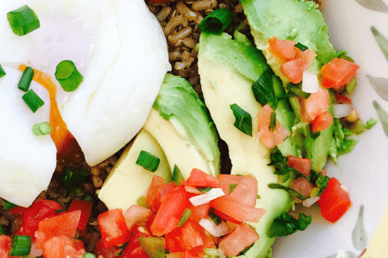 Easy Avocado Egg Quinoa Breakfast Bowl